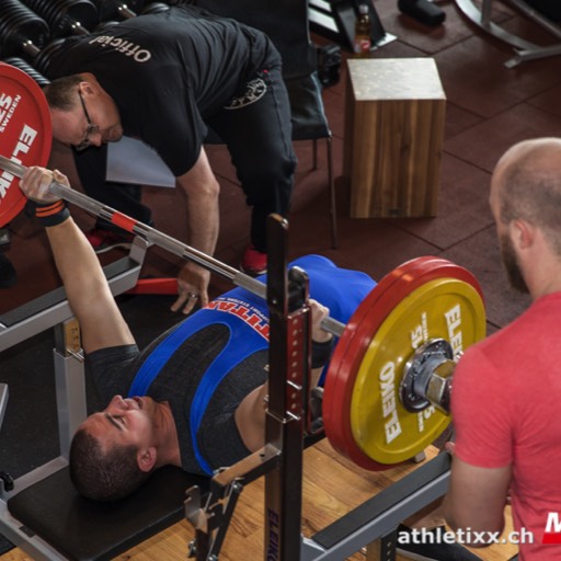 Bankdrücken Powerlifting MonsterGym